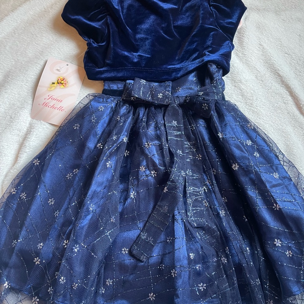 Dress - Picture 3 of 4